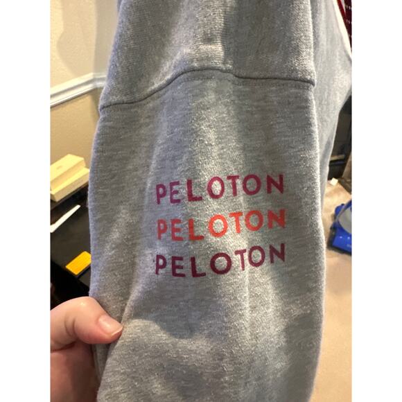 ⭐️ Women’s Peloton Fleece Quarter Zip Hoodie. Size Medium - Picture 4 of 5